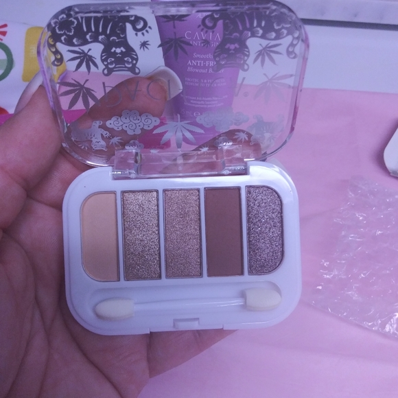 Clinique 5pc. Beauty bundle - Picture 13 of 13